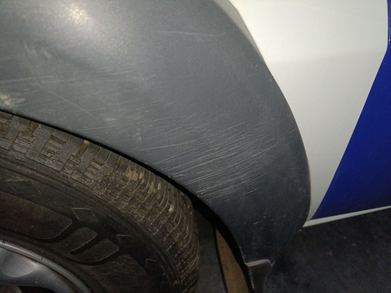 Recambio de aletin delantero izquierdo para nissan terrano ii (r20) 2.7 td 4wd referencia OEM IAM   