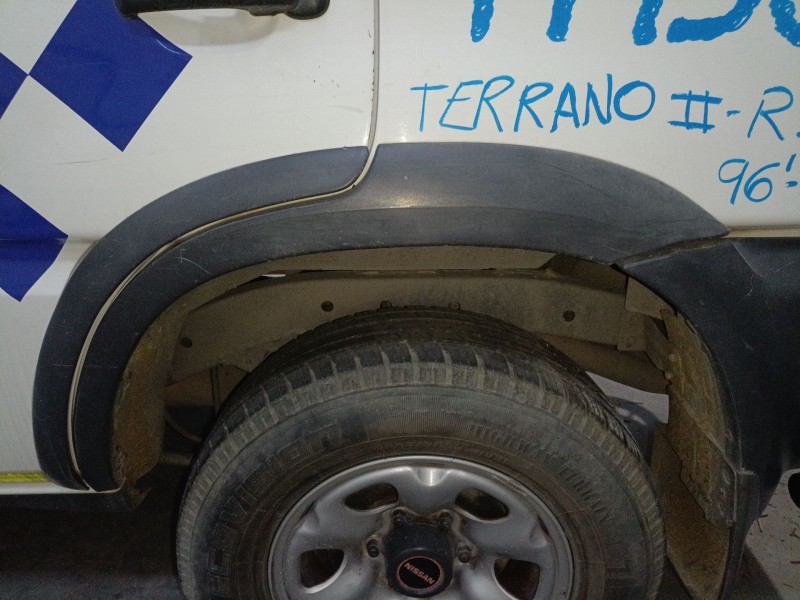 Recambio de aletin trasero izquierdo para nissan terrano ii (r20) 2.7 td 4wd referencia OEM IAM   