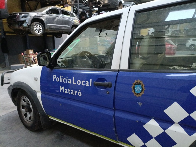 Recambio de puerta delantera izquierda para nissan terrano ii (r20) 2.7 td 4wd referencia OEM IAM   