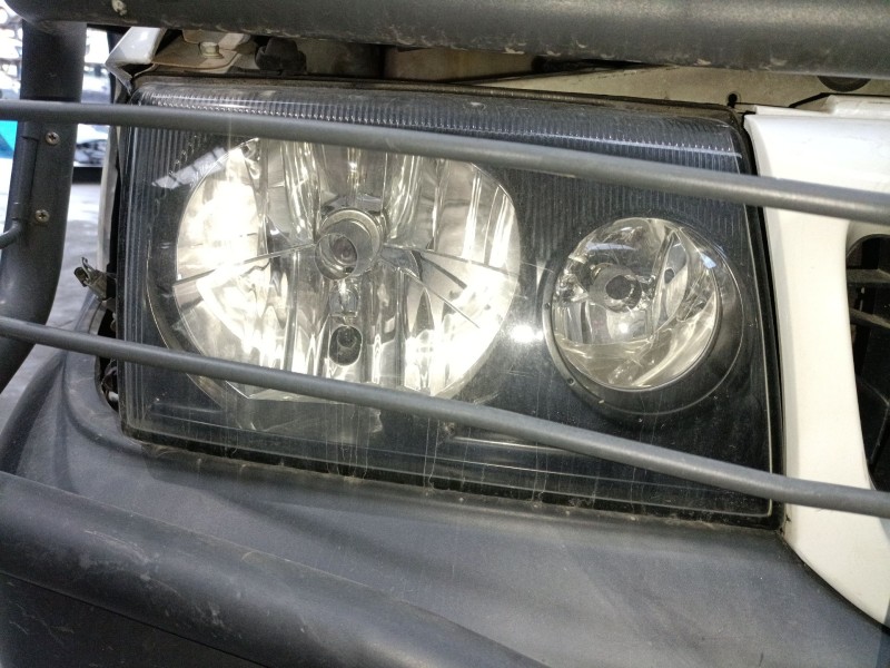 Recambio de faro derecho para nissan terrano ii (r20) 2.7 td 4wd referencia OEM IAM   