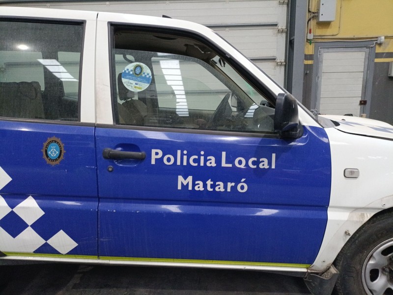 Recambio de puerta delantera derecha para nissan terrano ii (r20) 2.7 td 4wd referencia OEM IAM   