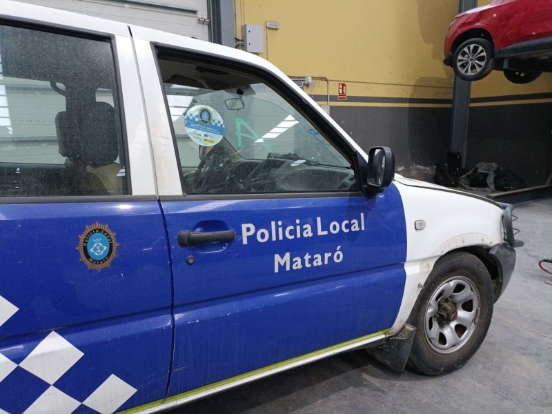 Recambio de puerta delantera derecha para nissan terrano ii (r20) 2.7 td 4wd referencia OEM IAM   