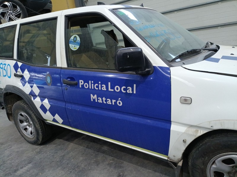 Recambio de puerta delantera derecha para nissan terrano ii (r20) 2.7 td 4wd referencia OEM IAM   