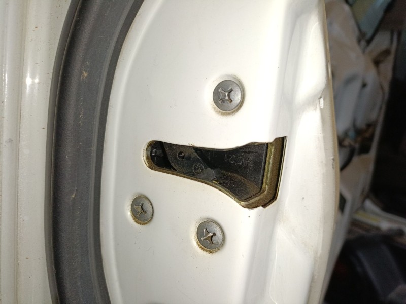 Recambio de cerradura maletero / porton para nissan terrano ii (r20) 2.7 td 4wd referencia OEM IAM   