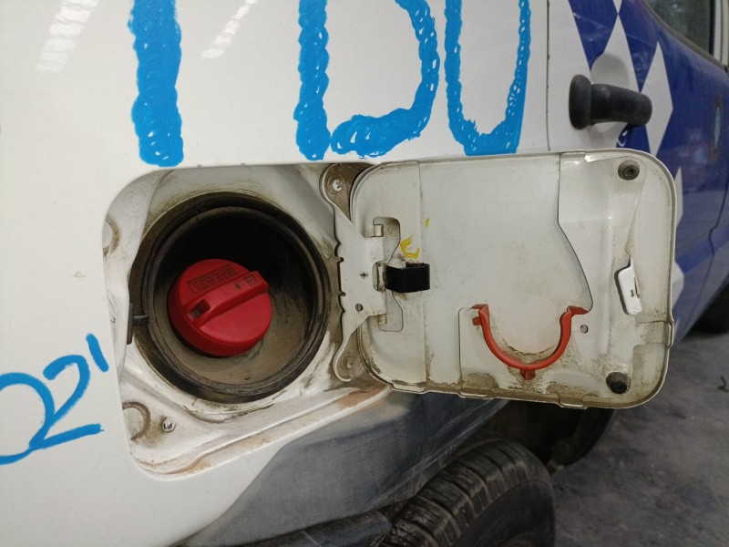 Recambio de tapa exterior combustible para nissan terrano ii (r20) 2.7 td 4wd referencia OEM IAM   