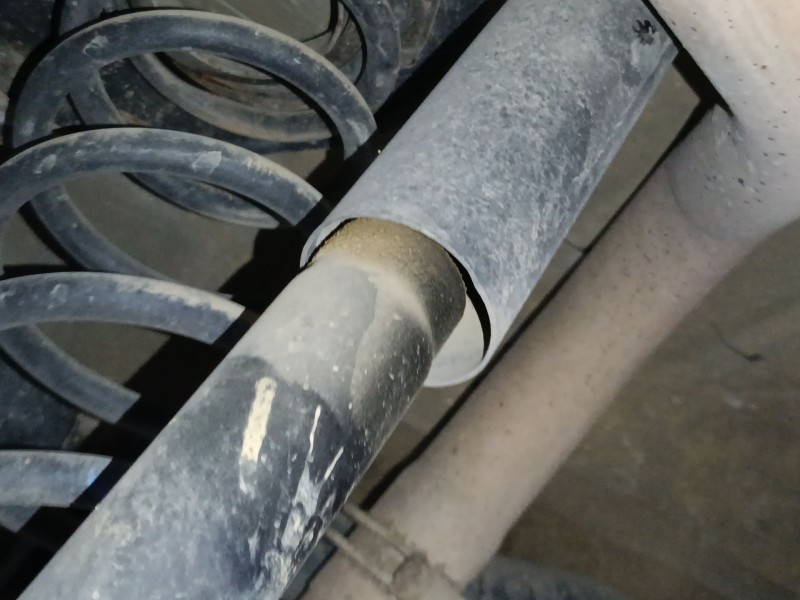 Recambio de amortiguador trasero izquierdo para nissan terrano ii (r20) 2.7 td 4wd referencia OEM IAM   