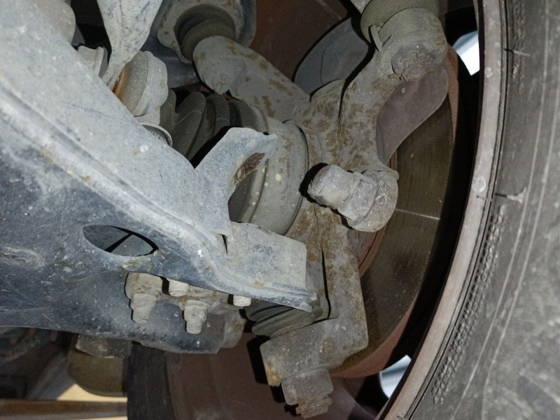 Recambio de mangueta delantera izquierda para nissan terrano ii (r20) 2.7 td 4wd referencia OEM IAM   