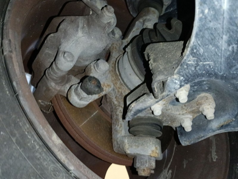 Recambio de mangueta delantera izquierda para nissan terrano ii (r20) 2.7 td 4wd referencia OEM IAM   