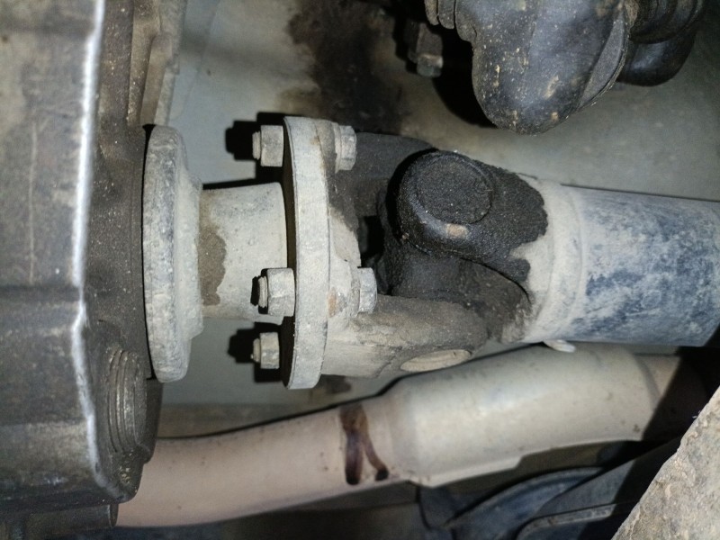 Recambio de transmision central delantera para nissan terrano ii (r20) 2.7 td 4wd referencia OEM IAM   