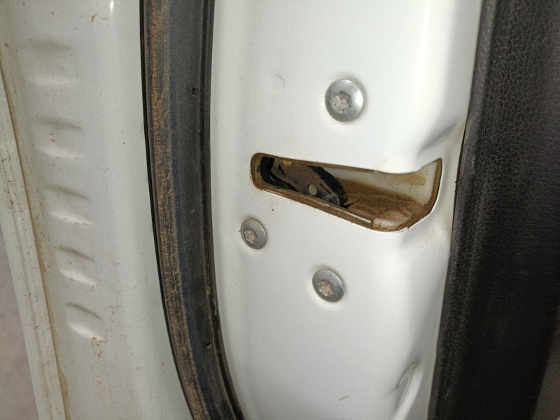 Recambio de cerradura puerta delantera izquierda para mitsubishi l200 / triton (kj_, kk_, kl_) 2.4 di-d 4wd (kj0t) referencia OE