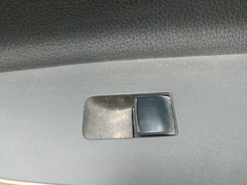 Recambio de mando elevalunas delantero derecho para mitsubishi l200 / triton (kj_, kk_, kl_) 2.4 di-d 4wd (kj0t) referencia OEM 