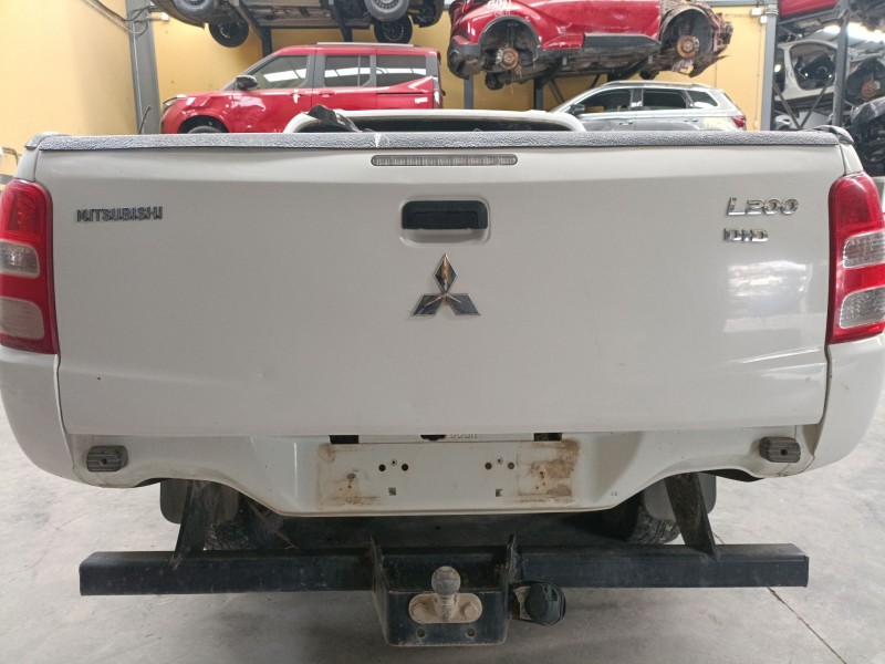 Recambio de porton trasero para mitsubishi l200 / triton (kj_, kk_, kl_) 2.4 di-d 4wd (kj0t) referencia OEM IAM   