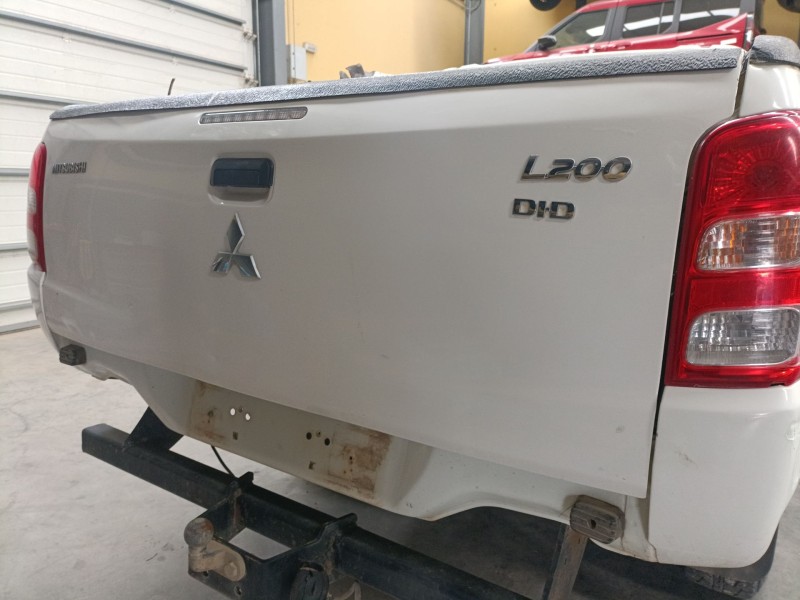 Recambio de porton trasero para mitsubishi l200 / triton (kj_, kk_, kl_) 2.4 di-d 4wd (kj0t) referencia OEM IAM   