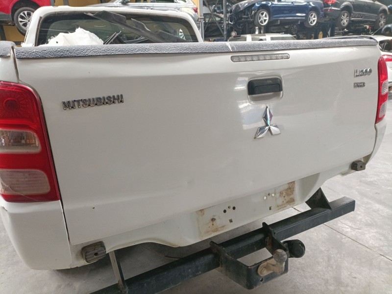 Recambio de porton trasero para mitsubishi l200 / triton (kj_, kk_, kl_) 2.4 di-d 4wd (kj0t) referencia OEM IAM   