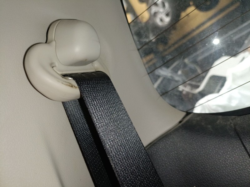 Recambio de cinturon seguridad trasero derecho para mitsubishi l200 / triton (kj_, kk_, kl_) 2.4 di-d 4wd (kj0t) referencia OEM 