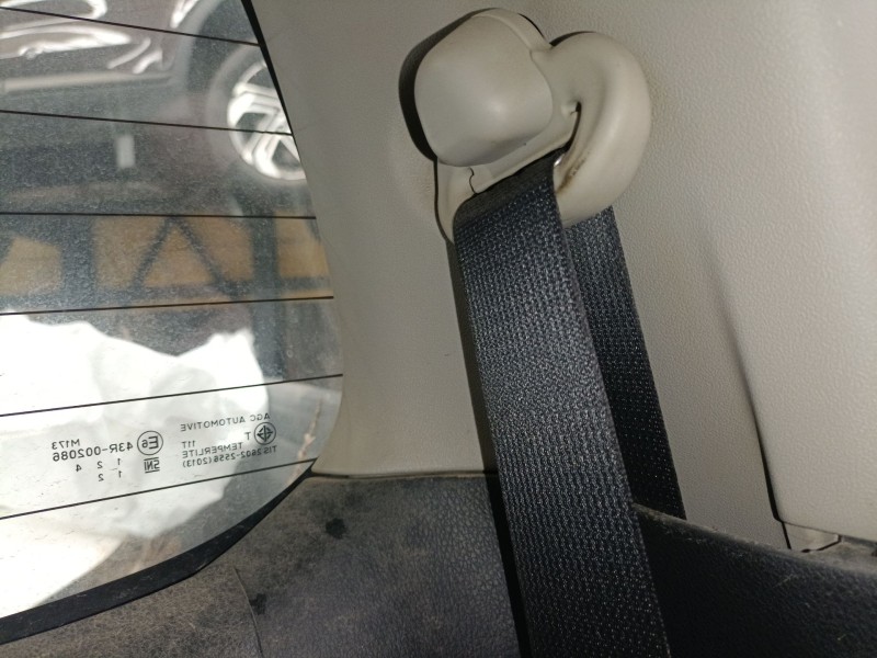 Recambio de cinturon seguridad trasero izquierdo para mitsubishi l200 / triton (kj_, kk_, kl_) 2.4 di-d 4wd (kj0t) referencia OE