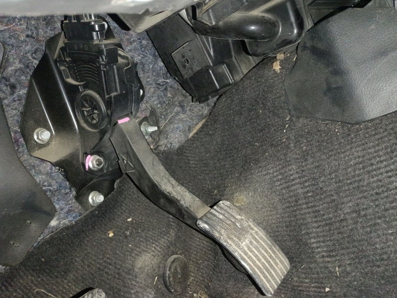 Recambio de pedal acelerador para mitsubishi l200 / triton (kj_, kk_, kl_) 2.4 di-d 4wd (kj0t) referencia OEM IAM   