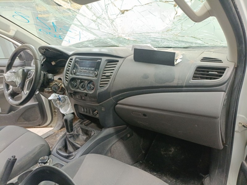 Recambio de salpicadero para mitsubishi l200 / triton (kj_, kk_, kl_) 2.4 di-d 4wd (kj0t) referencia OEM IAM   