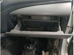 Recambio de guantera para mitsubishi l200 / triton (kj_, kk_, kl_) 2.4 di-d 4wd (kj0t) referencia OEM IAM    2