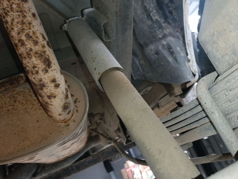 Recambio de amortiguador trasero derecho para mitsubishi l200 / triton (kj_, kk_, kl_) 2.4 di-d 4wd (kj0t) referencia OEM IAM   