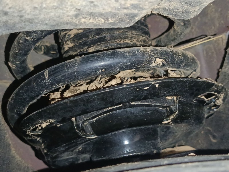 Recambio de amortiguador delantero izquierdo para ford kuga iii (dfk) 2.5 duratec plug-in-hybrid referencia OEM IAM   