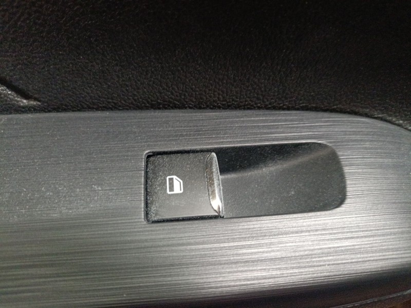 Recambio de mando elevalunas trasero izquierdo para ford kuga iii (dfk) 2.5 duratec plug-in-hybrid referencia OEM IAM   