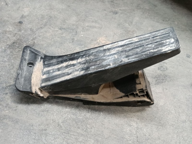 Recambio de pedal acelerador para bmw x3 (f25) xdrive 20 d referencia OEM IAM 6852644  