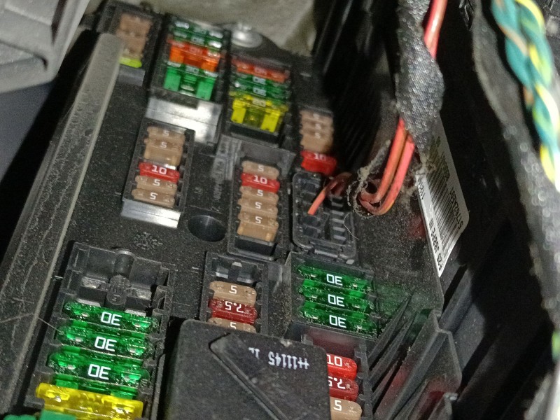 Recambio de caja reles / fusibles para bmw x3 (f25) xdrive 20 d referencia OEM IAM   