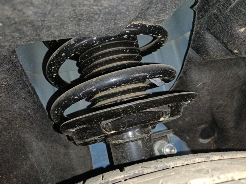 Recambio de amortiguador delantero izquierdo para ford kuga iii (dfk) 2.5 duratec plug-in-hybrid referencia OEM IAM   