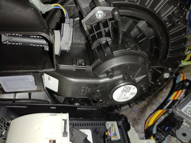 Recambio de ventilador calefaccion para ford kuga iii (dfk) 2.5 duratec plug-in-hybrid referencia OEM IAM   