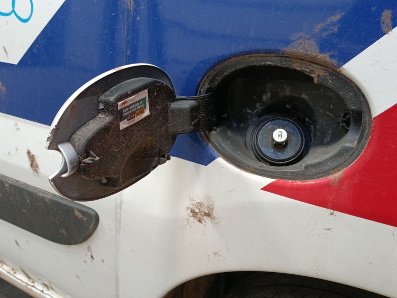 Recambio de tapa exterior combustible para fiat scudo furgoneta (270_, 272_) 1.6 d multijet referencia OEM IAM   