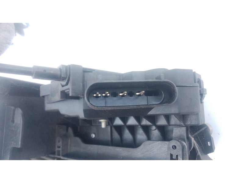 Recambio de cerradura puerta delantera derecha para ford focus iii turnier 1.5 tdci referencia OEM IAM   
