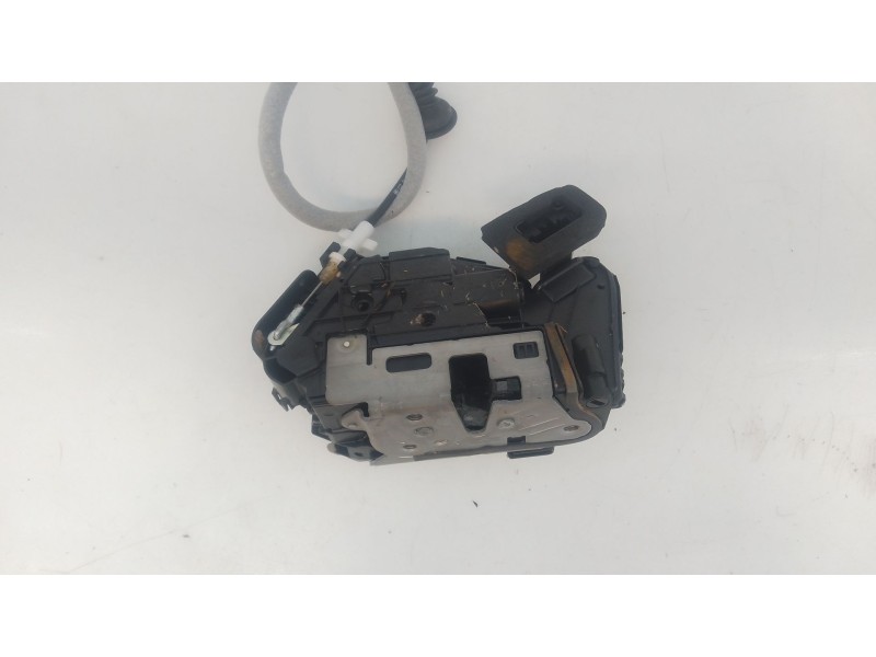 Recambio de cerradura puerta delantera derecha para skoda octavia iv (nx3, nn3, pv3) 2.0 tdi referencia OEM IAM   