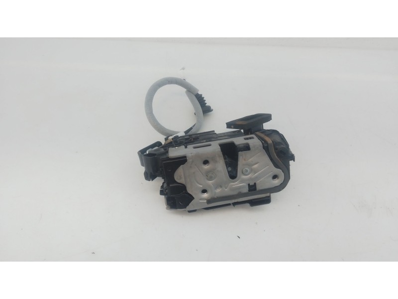 Recambio de cerradura puerta delantera derecha para skoda octavia iv (nx3, nn3, pv3) 2.0 tdi referencia OEM IAM   