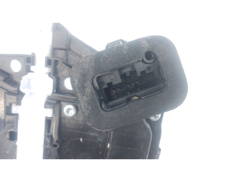 Recambio de cerradura puerta delantera derecha para volkswagen polo vi (aw1, bz1, ae1) 1.0 tsi referencia OEM IAM   