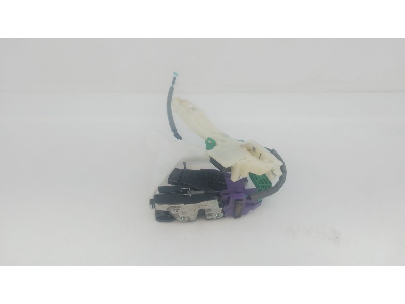 Recambio de cerradura puerta trasera izquierda para hyundai i30 fastback tecno referencia OEM IAM   