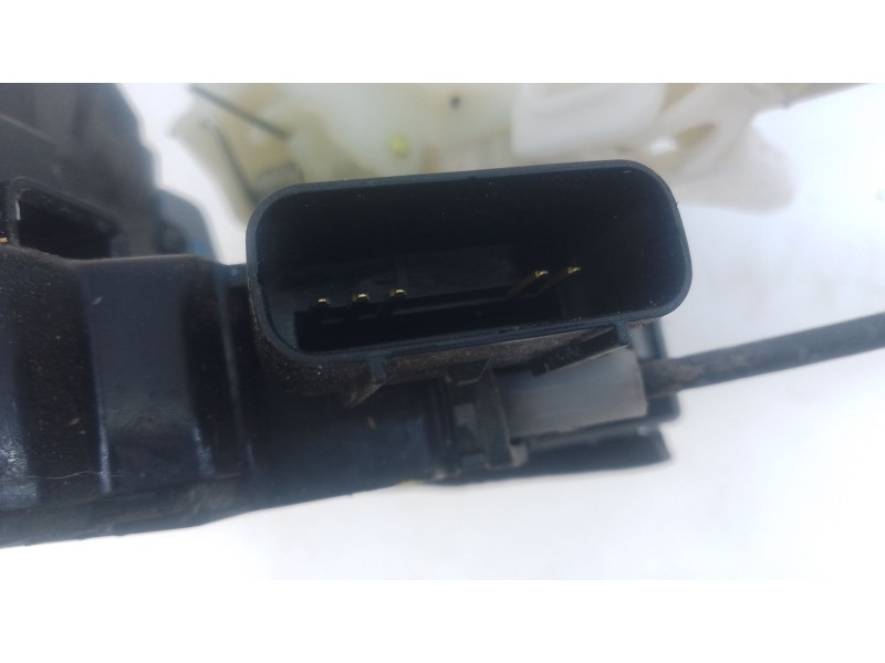 Recambio de cerradura puerta trasera derecha para kia carens ( ) drive referencia OEM IAM   