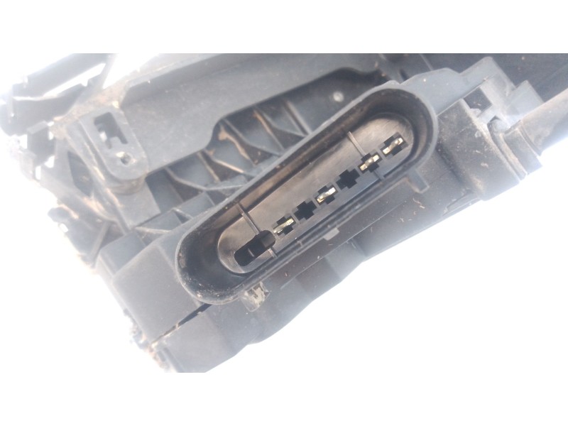 Recambio de cerradura puerta delantera derecha para ford focus iii turnier 1.6 tdci referencia OEM IAM   