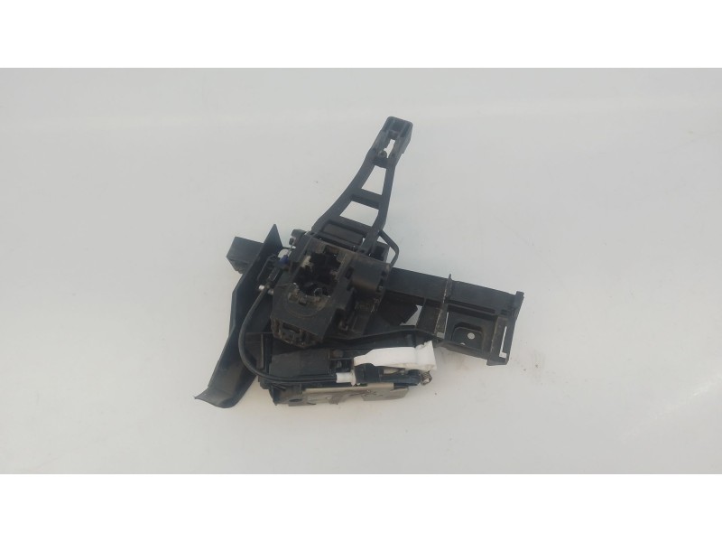 Recambio de cerradura puerta trasera derecha para ford focus iii turnier 1.6 tdci referencia OEM IAM   