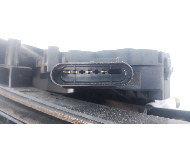 Recambio de cerradura puerta trasera derecha para ford focus iii turnier 1.6 tdci referencia OEM IAM   