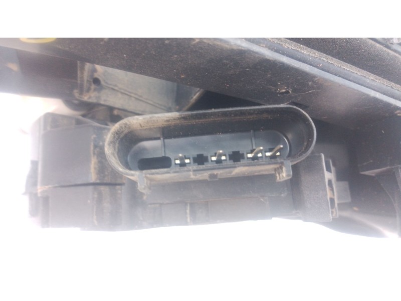 Recambio de cerradura puerta trasera derecha para ford focus iii 1.6 tdci referencia OEM IAM   