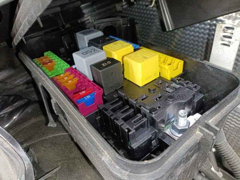 Recambio de caja reles / fusibles para mercedes-benz vito tourer (w447) 114 cdi 4-matic (447.701, 447.703, 447.705) referencia O