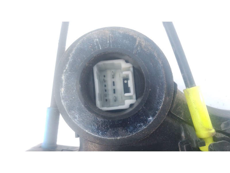 Recambio de cerradura puerta trasera izquierda para toyota land cruiser (j12) 3.0 d-4d gx referencia OEM IAM   