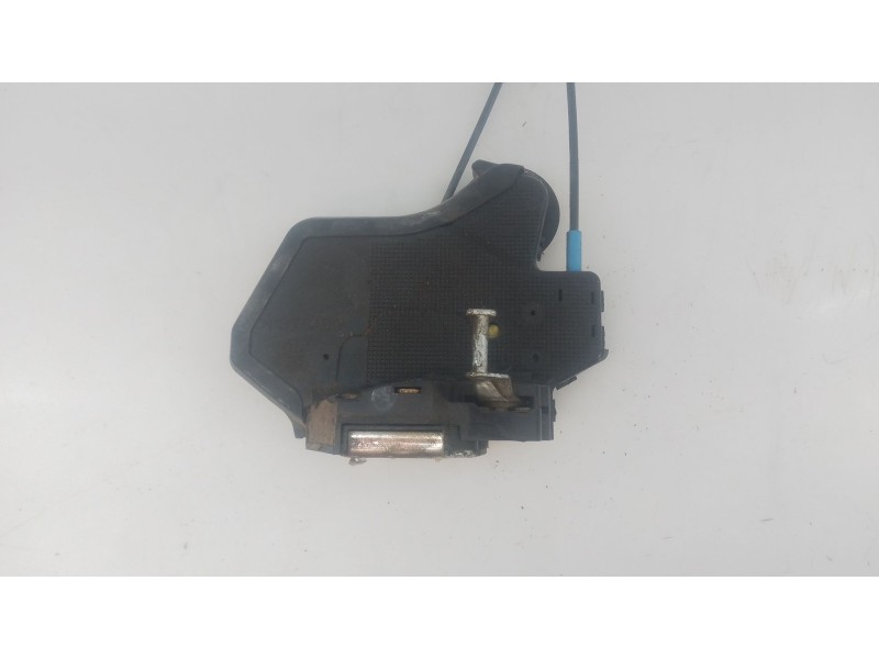 Recambio de cerradura puerta trasera izquierda para toyota land cruiser (j12) 3.0 d-4d gx referencia OEM IAM   