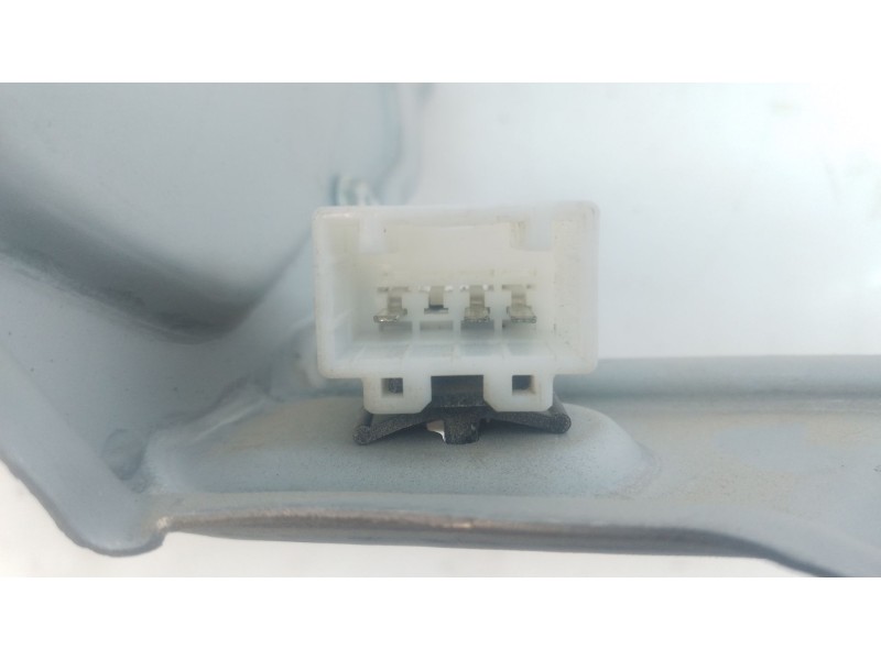 Recambio de motor limpia trasero para kia rio concept referencia OEM IAM 987001W000  