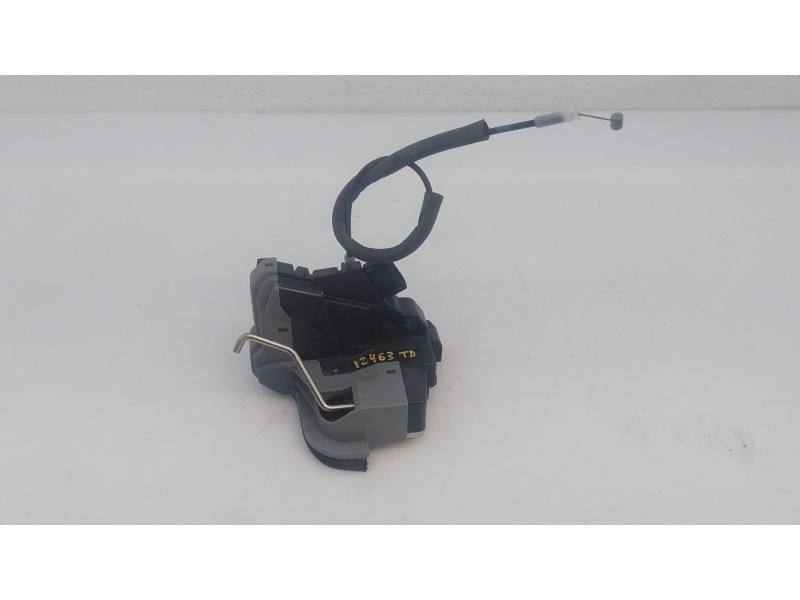 Recambio de cerradura puerta trasera derecha para hyundai i20 trend referencia OEM IAM   