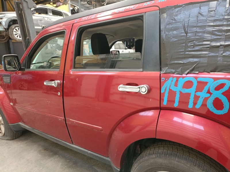 Recambio de puerta trasera izquierda para dodge nitro 2.8 crd 4wd referencia OEM IAM   