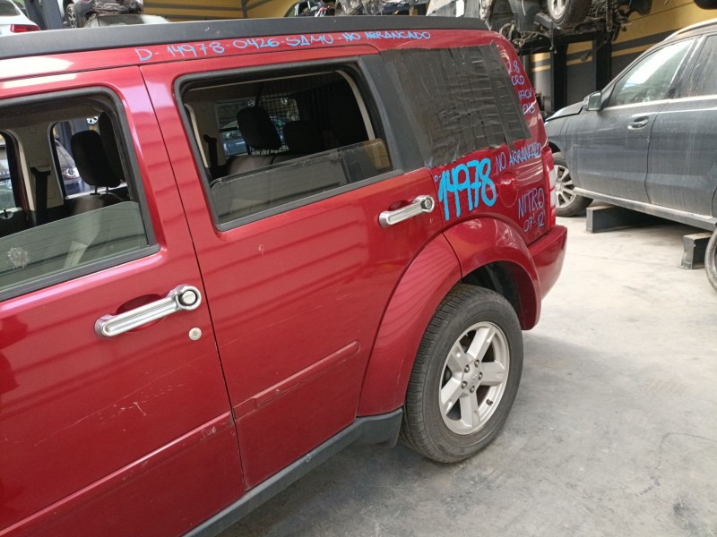 Recambio de puerta trasera izquierda para dodge nitro 2.8 crd 4wd referencia OEM IAM   