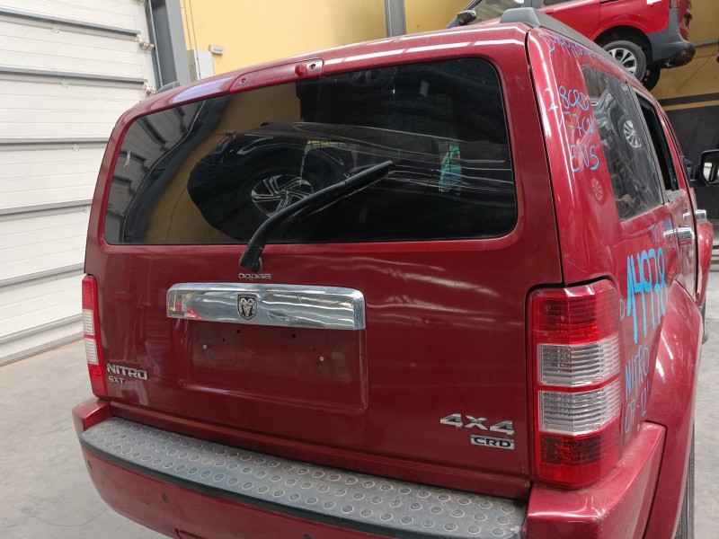Recambio de porton trasero para dodge nitro 2.8 crd 4wd referencia OEM IAM   