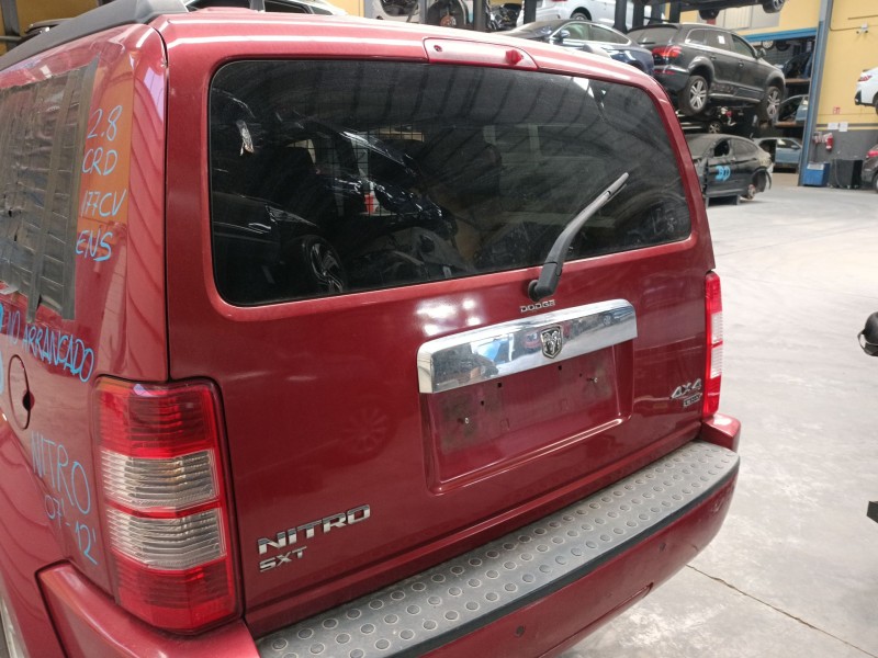 Recambio de porton trasero para dodge nitro 2.8 crd 4wd referencia OEM IAM   